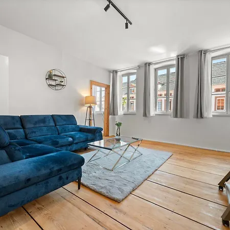Lit Living - Luxury- Style Boutique Apartment Grunstadt