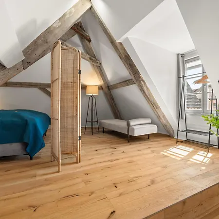 Lit Living - Luxury- Style Boutique *