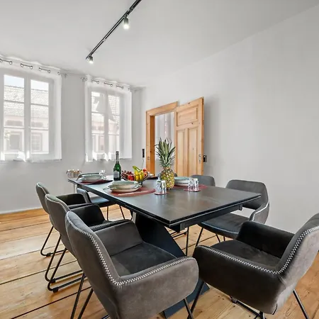 Lit Living - Luxury- Style Boutique *