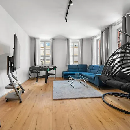 Lit Living - Luxury- Style Boutique Apartment Grunstadt