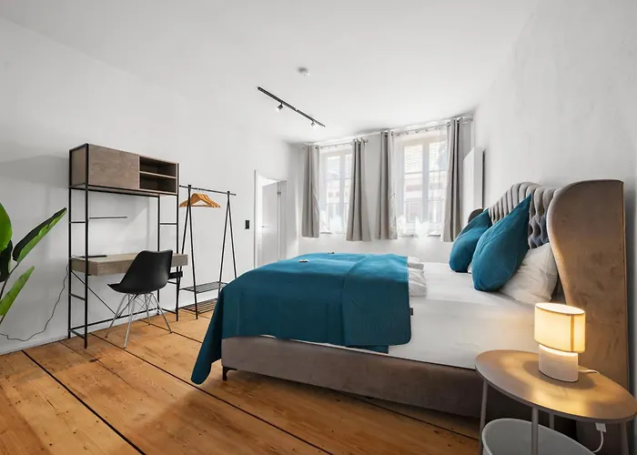 Lit Living - Luxury- Style Boutique *