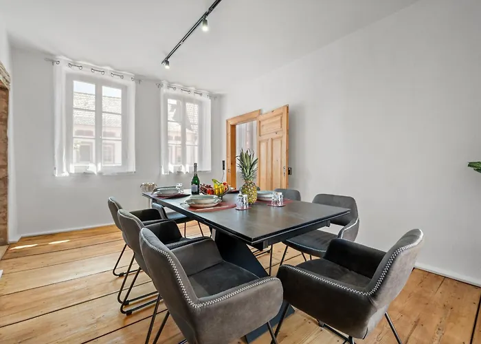 Lit Living - Luxury- Style Boutique *