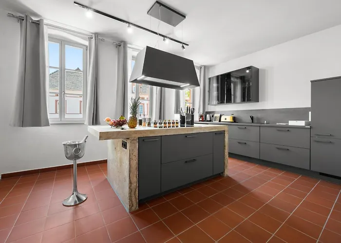 Lit Living - Luxury- Style Boutique *